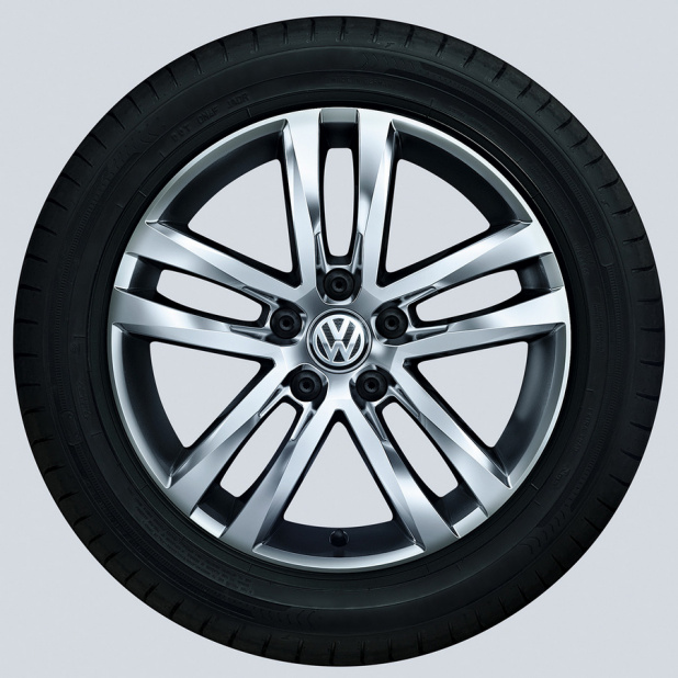 「VWの新型ゴルフ・トゥーランにスポーティな新グレード「TSI R-Line」を追加」の6枚目の画像
