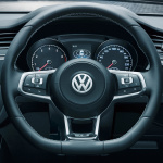「VWの新型ゴルフ・トゥーランにスポーティな新グレード「TSI R-Line」を追加」の4枚目の画像ギャラリーへのリンク