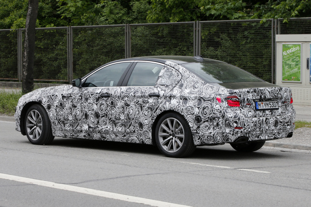 「BMW・5シリーズセダン次世代型、新LEDエンジェルアイがこれだ!」の6枚目の画像