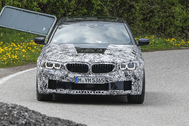 「BMW M5次世代型は歴代最強の626馬力を発揮か？」の1枚目の画像