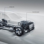 「世界初！ メルセデスが外部充電可能な燃料電池車「GLC F-CELL」を2017年に発売」の9枚目の画像ギャラリーへのリンク