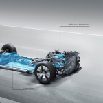 「世界初！ メルセデスが外部充電可能な燃料電池車「GLC F-CELL」を2017年に発売」の13枚目の画像ギャラリーへのリンク