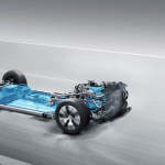 「世界初！ メルセデスが外部充電可能な燃料電池車「GLC F-CELL」を2017年に発売」の15枚目の画像ギャラリーへのリンク