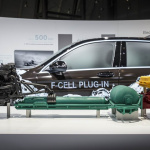 世界初！ メルセデスが外部充電可能な燃料電池車「GLC F-CELL」を2017年に発売 - D300980