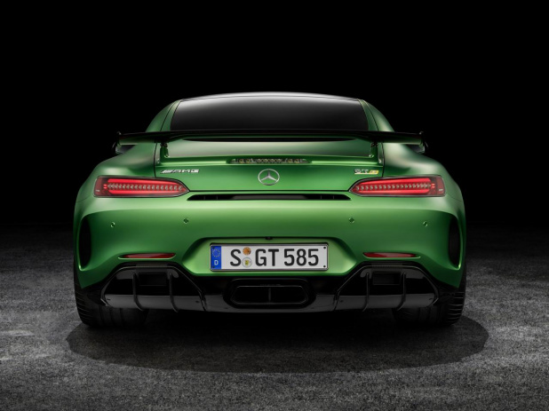 「「緑の地獄」という名のボディカラー ─ 『メルセデスAMG GT R』画像ギャラリー・その1」の11枚目の画像
