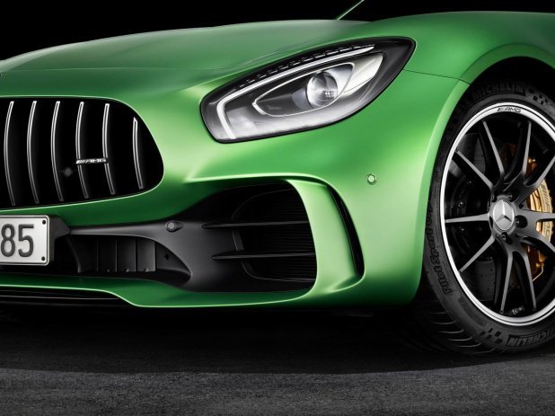 「「緑の地獄」という名のボディカラー ─ 『メルセデスAMG GT R』画像ギャラリー・その1」の12枚目の画像