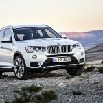 ベンツGLCなどのライバルに対抗!? BMW X3・X4の装備を充実化！ - P90142839_highRes_the-new-bmw-x3-with-