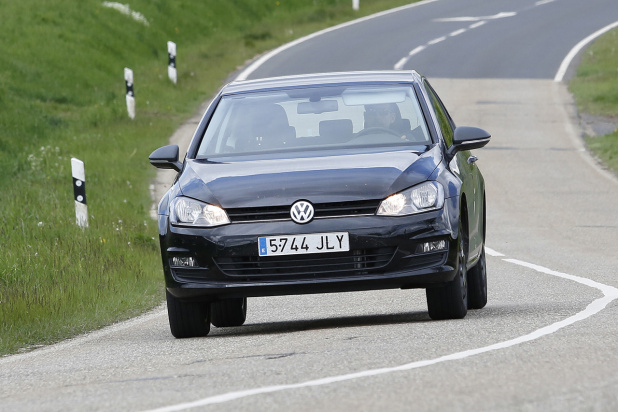 「VW新型クロスオーバーSUV、「タイグン」試作車を初捕捉!」の1枚目の画像
