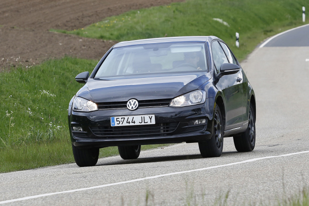 「VW新型クロスオーバーSUV、「タイグン」試作車を初捕捉!」の2枚目の画像