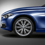 専用色「タンザナイト・ブルー」が輝く「BMW 330e Celebration Edition」は100台限定 - bmw-330e-celebration_03