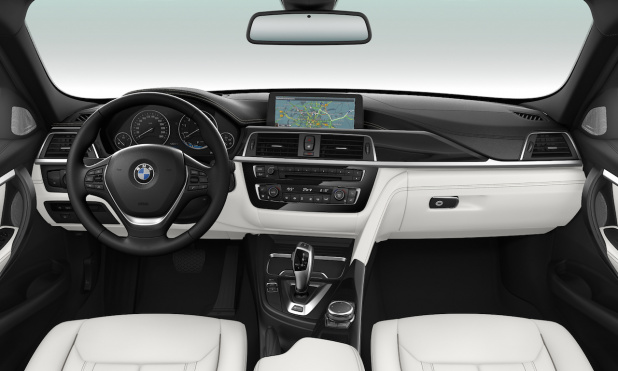 「専用色「タンザナイト・ブルー」が輝く「BMW 330e Celebration Edition」は100台限定」の4枚目の画像