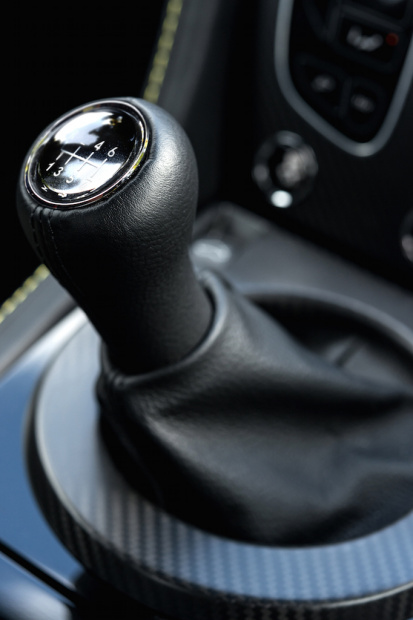 「アストンマーティン「V12 Vantage S」に7速MTモデルを追加」の4枚目の画像