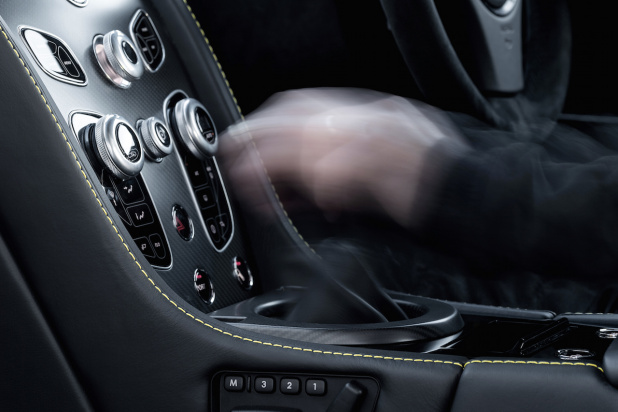「アストンマーティン「V12 Vantage S」に7速MTモデルを追加」の5枚目の画像