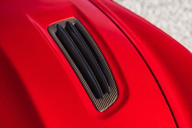 「アストンマーティンが99台限定の「Vanquish Zagato Coupe」を披露」の10枚目の画像