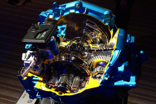 「DS AUTOMOBILES「DS 4」、SUVの「DS 4 CROSSBACK」に2.0Lの直噴ディーゼルエンジン「BlueHDi」搭載」の20枚目の画像