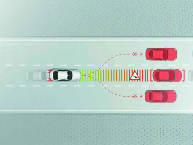 「新型メルセデス・ベンツEクラス発表!! ついに車線変更を含む部分自動運転も」の17枚目の画像