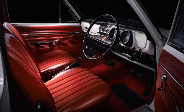 「トヨタ・カローラの50周年記念限定車「HYBRID G 50 Limited」に赤い内装を採用したわけは？」の7枚目の画像