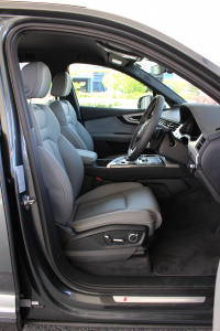 Audi_Q7_04