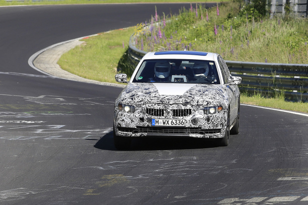「BMW・3シリーズ次世代型、初のニュル高速テストをキャッチ！」の1枚目の画像