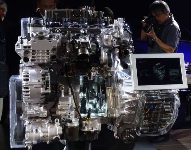 「DS AUTOMOBILES「DS 4」、SUVの「DS 4 CROSSBACK」に2.0Lの直噴ディーゼルエンジン「BlueHDi」搭載」の15枚目の画像