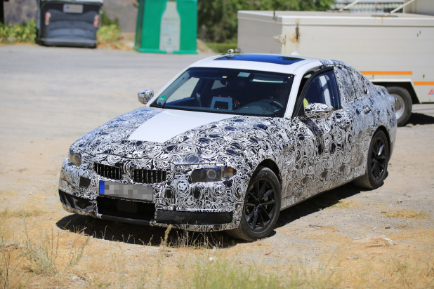 「ドライバーが激怒！BMW3シリーズ次世代型を決死の撮影!?」の4枚目の画像