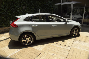 Volvo_V40_11