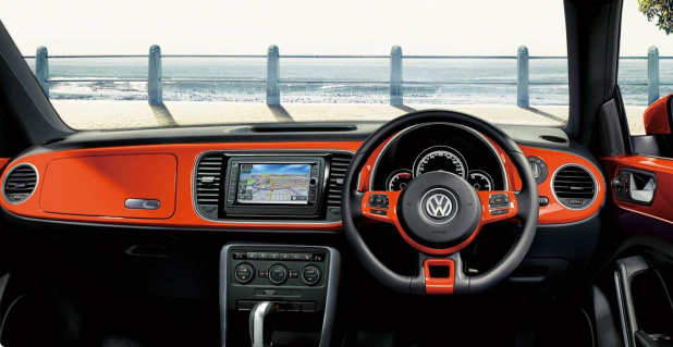 「新型 VW ザ・ビートル画像ギャラリー ─ スタイリングを変更し、価格は234万9000円〜」の15枚目の画像