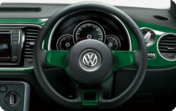 「新型 VW ザ・ビートル画像ギャラリー ─ スタイリングを変更し、価格は234万9000円〜」の20枚目の画像