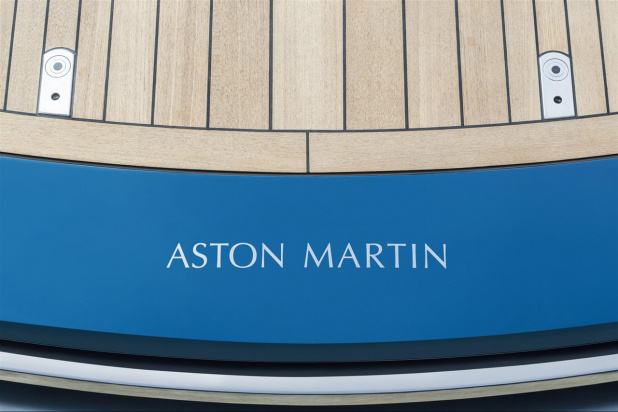 「アストンマーティンがマリン分野にも進出。プレミアムなパワーボートを発表」の5枚目の画像