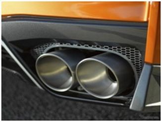 「2017年モデルの日産GT-Rに採用されたチタン合金製マフラーの特徴は？」の3枚目の画像