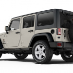 ジープ・レネゲードとラングラーに人気装備満載の「Jeep Mojave Edition」を設定 - 446_news_JK_mojave_rear