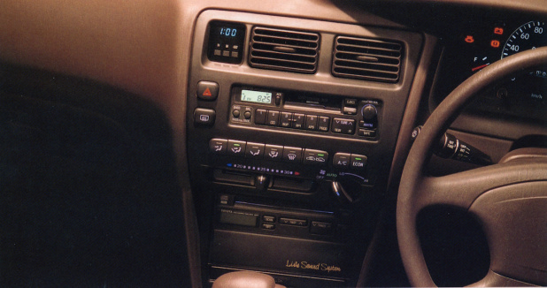 「ラジオが一番上！というセオリーがカローラのインパネにある【Corolla Stories 13/50】」の3枚目の画像