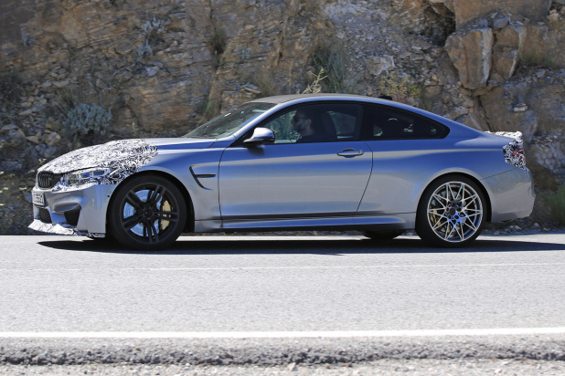 「BMW M4改良新型、440馬力で「GTS」エアロ移植!?」の1枚目の画像