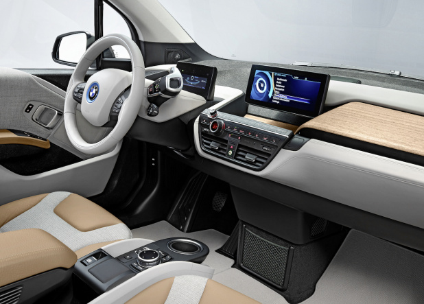 「BMW i3の航続距離が伸長、ピュアEV版が約400km、レンジエクステンダー付が500km超に」の5枚目の画像
