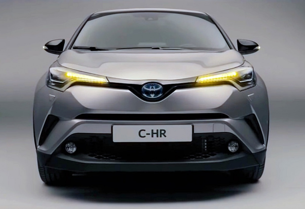 「トヨタが「C-HR」の受注開始！パリでも市販モデル公開へ」の1枚目の画像