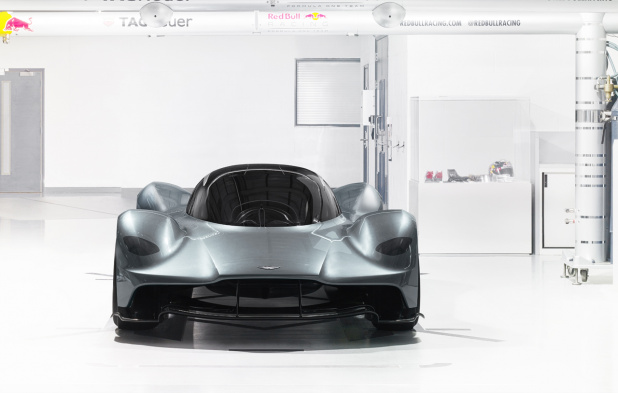 「アストンマーティンがパワーウェイトレシオ1.0というハイパースポーツカーを共同開発！その相手とは？」の3枚目の画像
