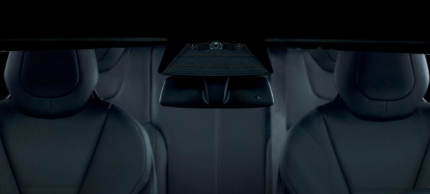 「テスラの新車は完全自動運転に対応するハードウェアを装備すると宣言」の1枚目の画像