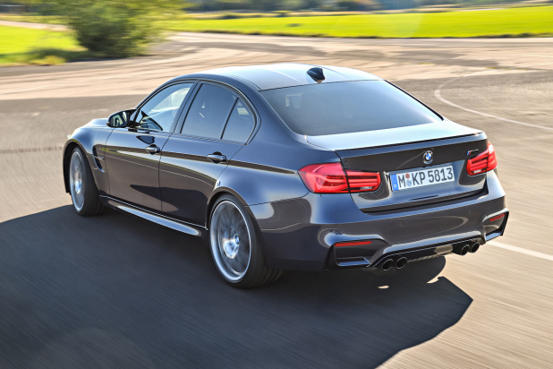 「「BMW M3」の30周年記念車「30 Jahre M3」は、450psまで強化された30台限定車」の3枚目の画像