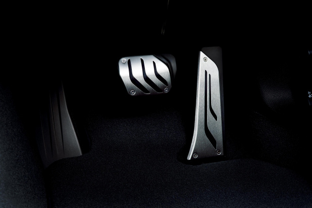 「BMW 4シリーズ グラン クーペにスタイリッシュな「Celebration Edition IN STYLE」を設定」の1枚目の画像