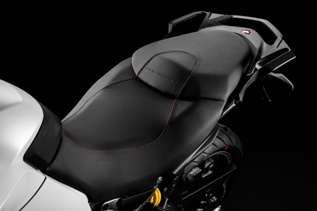 「旅するために生まれたバイク、Ducatiの2017年モデル「Multistrada 950」が超快適そう！」の5枚目の画像