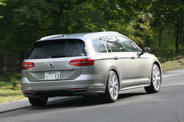「VWパサートに追加された「2.0TSI R-Line」は、ゴルフGTI同様220ps/350Nmを誇る」の5枚目の画像