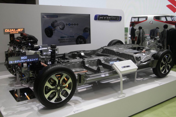 「燃費性能32.0km/L！スズキ ソリオに新システムハイブリッド搭載車が登場」の3枚目の画像