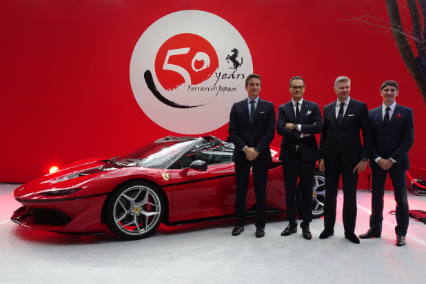 価格3億 たった10台限定の50周年記念車フェラーリj50をお披露目 Clicccar Com