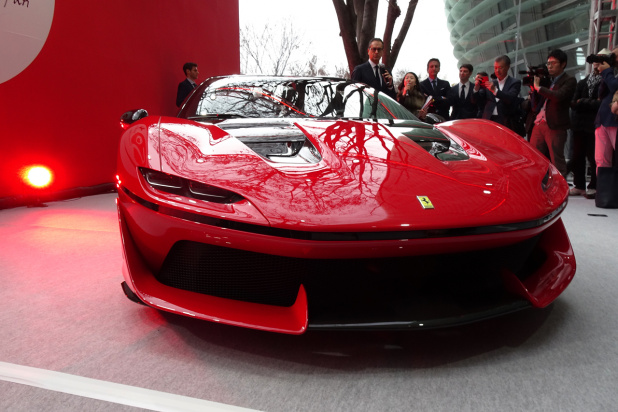 「価格3億!?　たった10台限定の50周年記念車フェラーリJ50をお披露目」の6枚目の画像