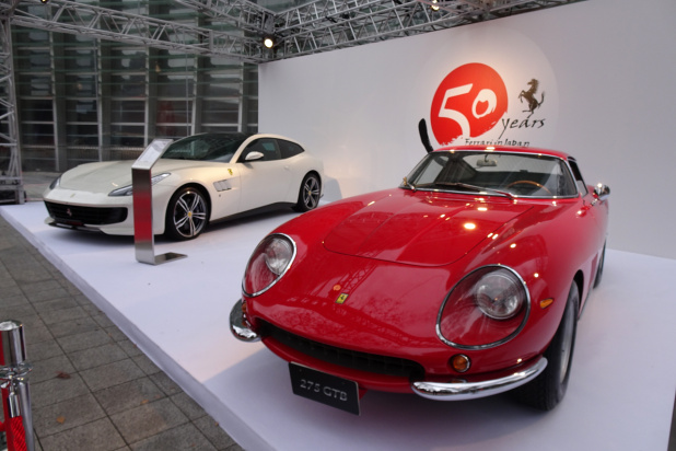 「価格3億!?　たった10台限定の50周年記念車フェラーリJ50をお披露目」の5枚目の画像