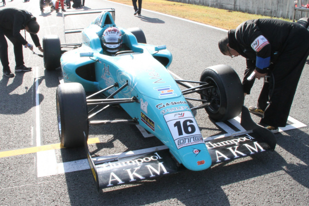 「FIA-F4もてぎ3連戦。2016年のシリーズチャンピオンは17歳の宮田莉朋！」の24枚目の画像