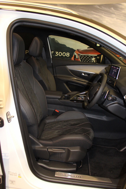 「【新型プジョー3008】VWティグアンがライバルのCセグメント派生SUVが公開」の7枚目の画像