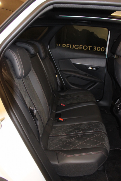 「【新型プジョー3008】VWティグアンがライバルのCセグメント派生SUVが公開」の12枚目の画像