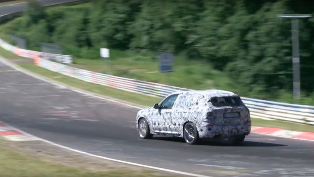 「550馬力本気のニュルアタック！BMW X3の次期型に初の「M」が登場」の2枚目の画像