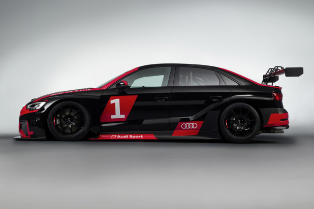 「Audi Sportの手によるレーシングマシン「Audi RS 3 LMS」を1835万円で発売開始」の3枚目の画像